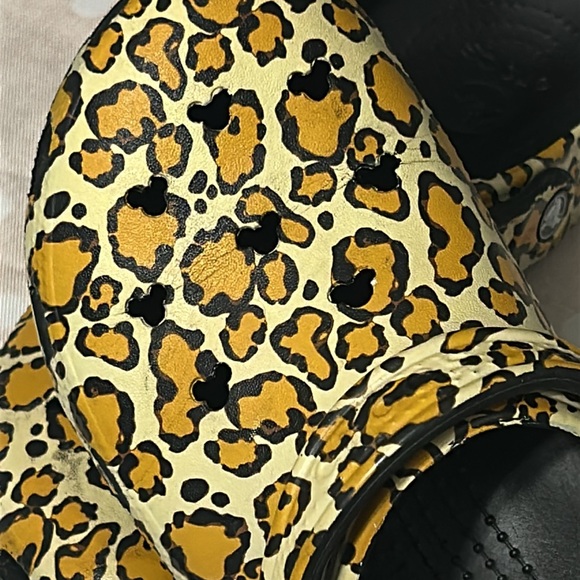 Disneyland Resort Animal Crocs 11 - Picture 6 of 15